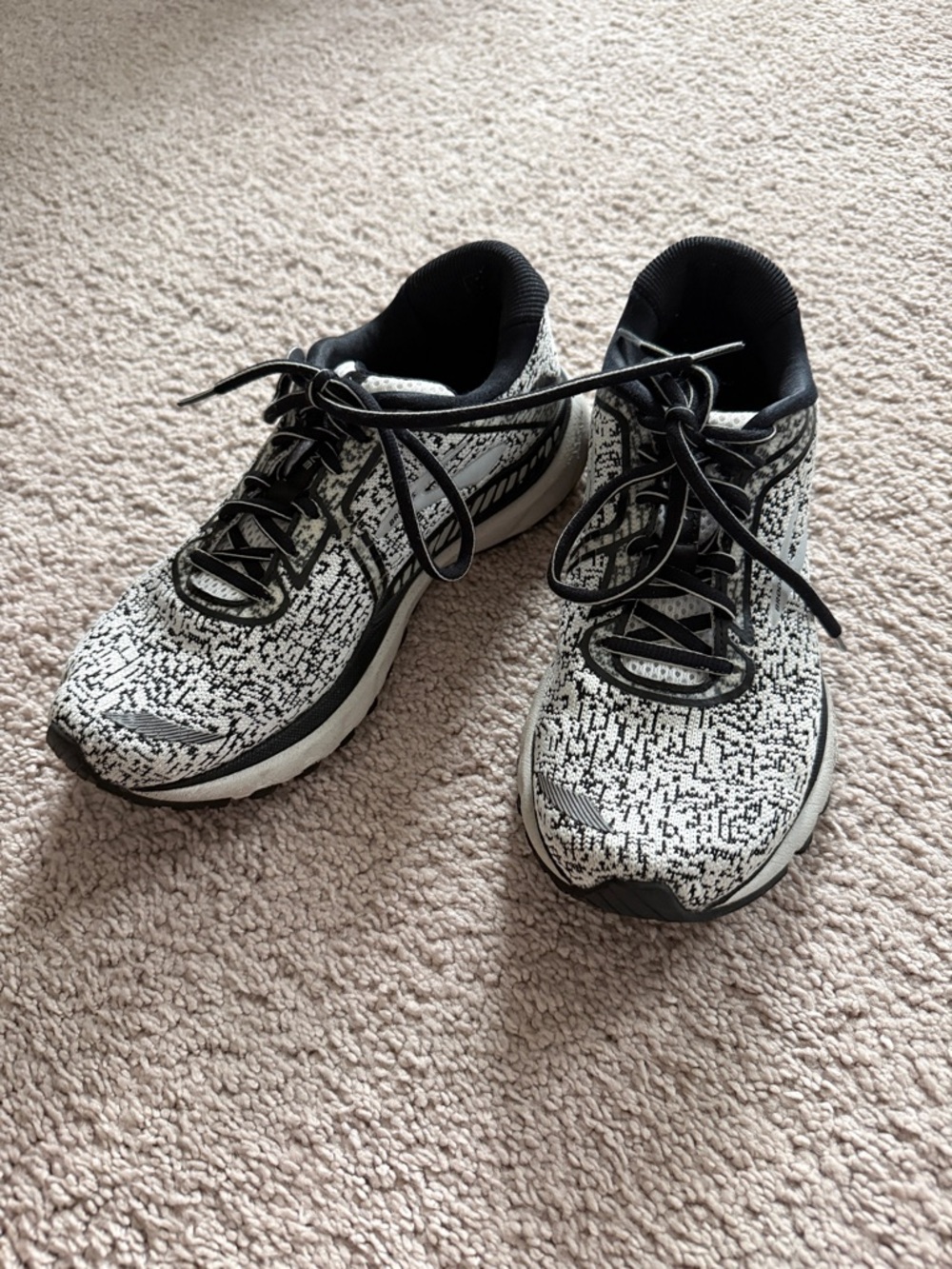 Women’s Brooks running shoes size 8